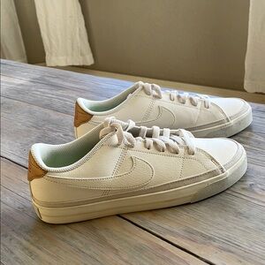 Nike White Leather Sneakers